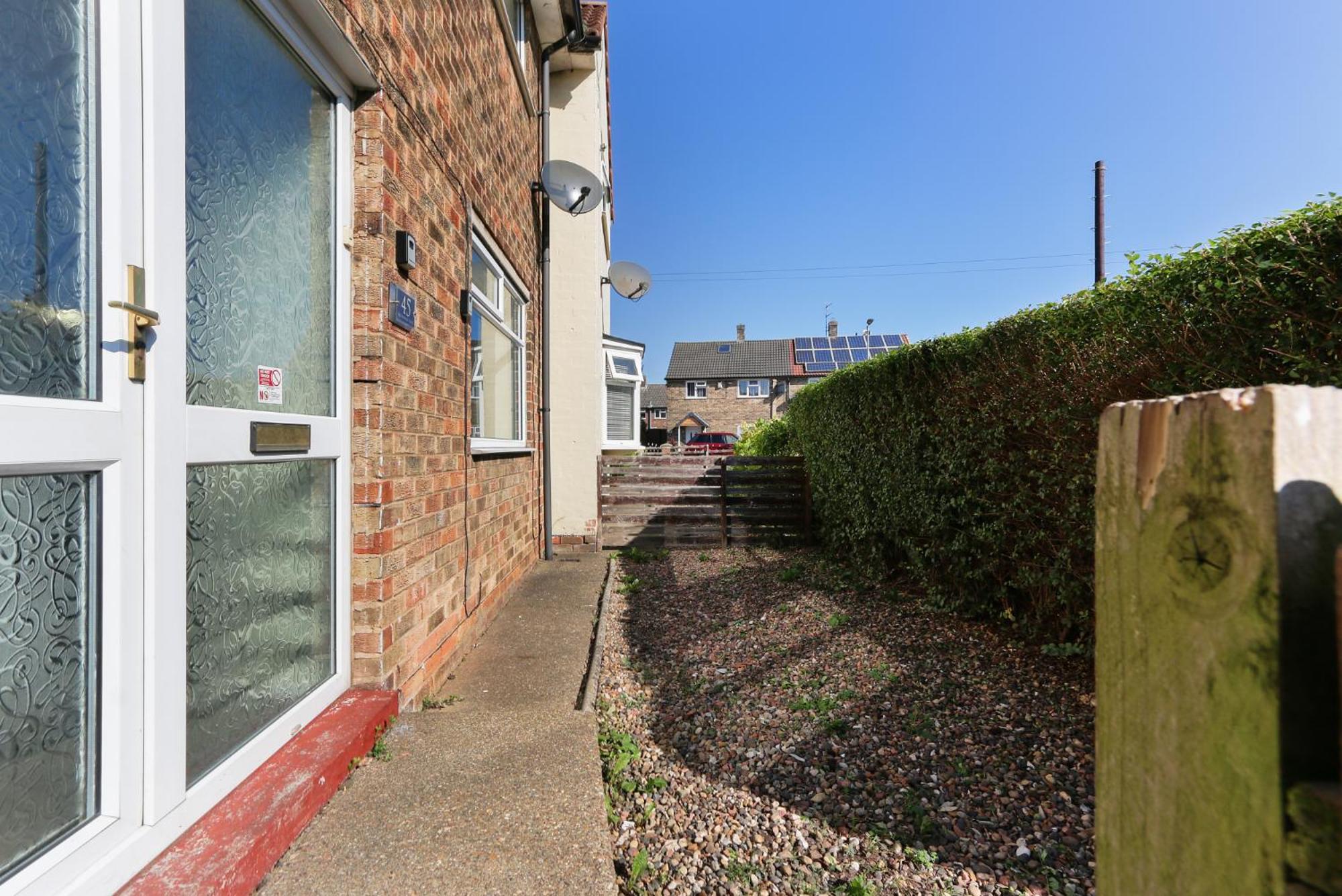 Leconfield Close - Comfy House And Free Parking Кингстън ъпон Хъл Екстериор снимка